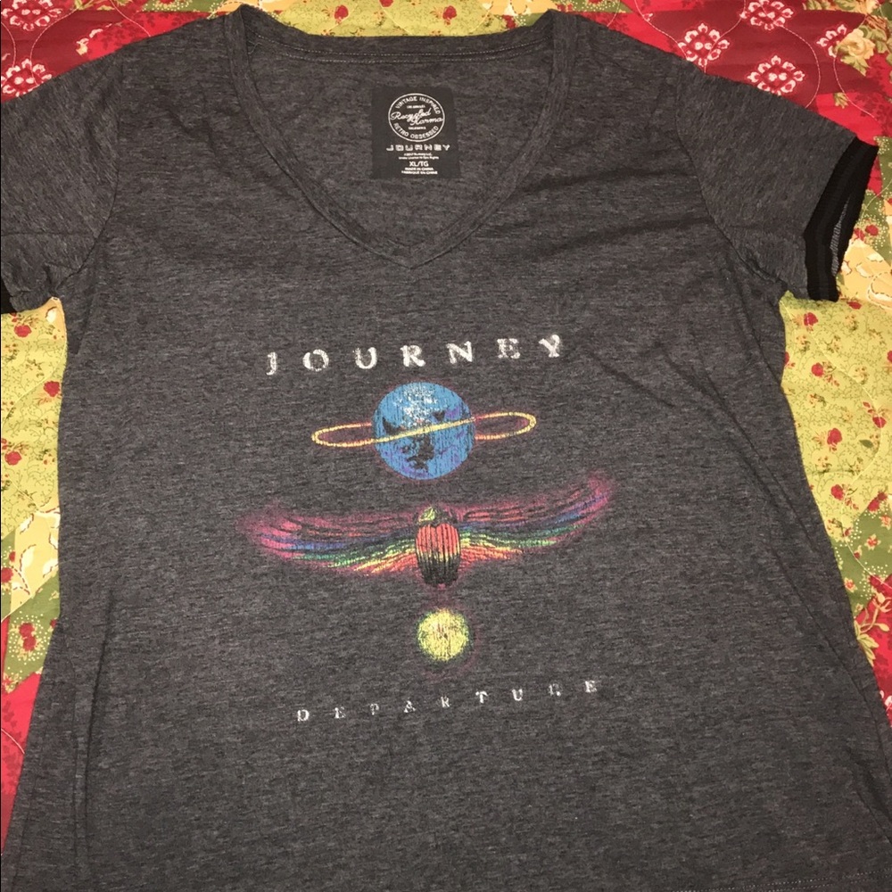Boutique Journey band tee